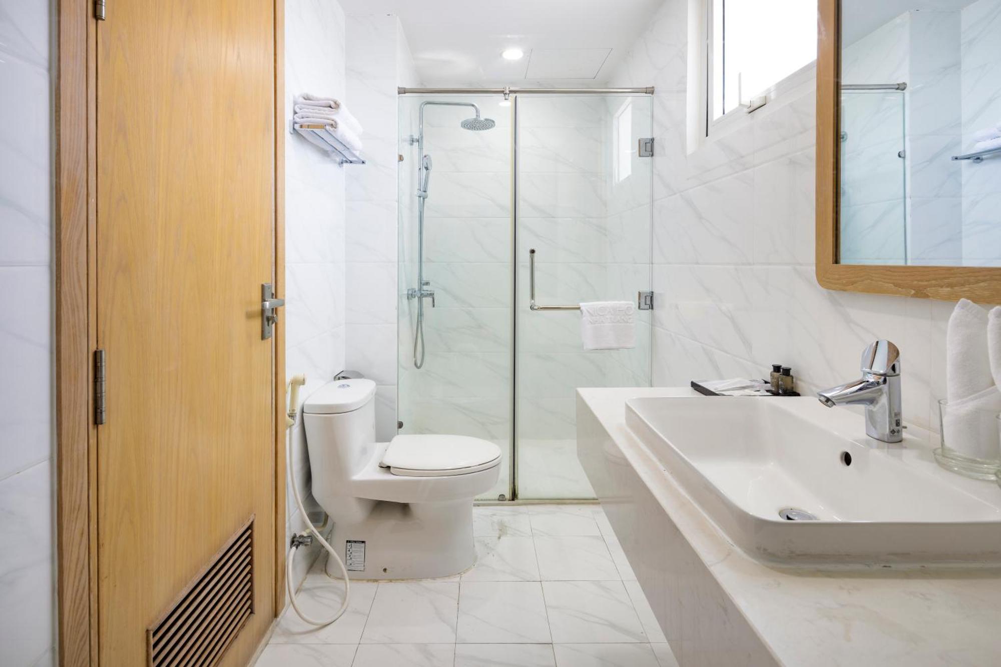 Gibson Hotel Нячанг Екстер'єр фото